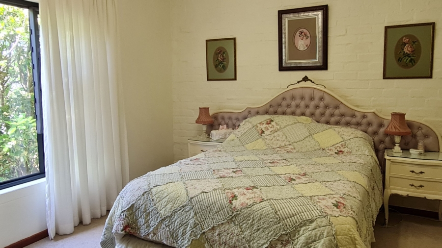 4 Bedroom Property for Sale in Boggomsbaai Western Cape